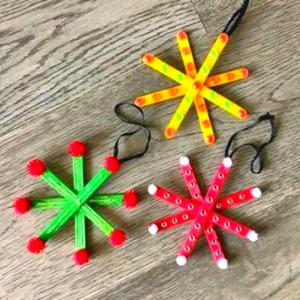 Snowflake ornaments popsicle stick crafts 